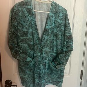 Turquoise /brown paisley snap scrub jacket 2 pockets sz M